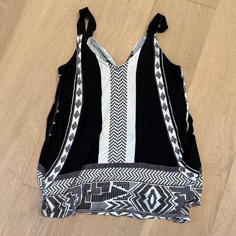 Anthropologie Akemi + Kin Chic Women's Black and White Patterned Tank size XS